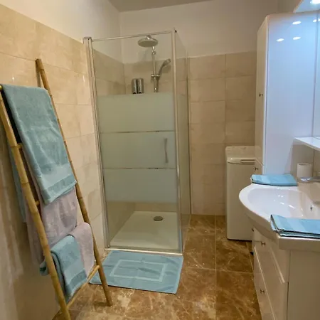 Centre Lou Souquetan Apartman Cannes