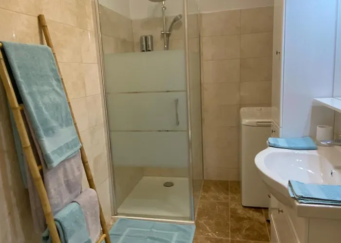 Centre Lou Souquetan Daire Cannes